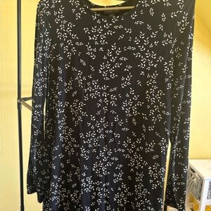 J. Jill Black Long-Sleeve Patterned Blouse with White Leaf Print